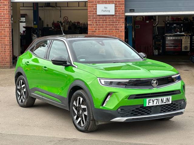 Vauxhall Mokka 0.0 100kW Elite Nav Premium 50kWh 5dr Auto Hatchback Electric Green