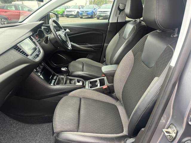 2020 Vauxhall Grandland X 1.2 Turbo SRi Nav 5dr