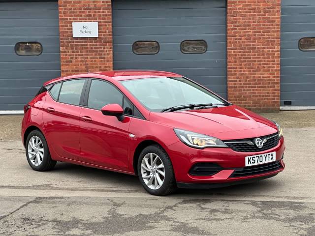 Vauxhall Astra 1.5 Turbo D 105 SE 5dr Hatchback Diesel Red