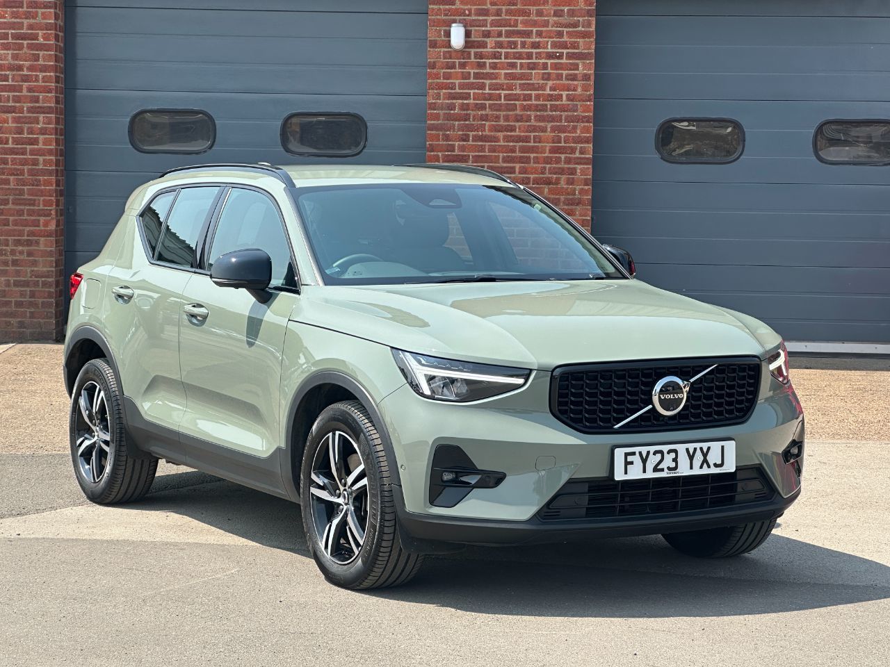 2023 Volvo XC40