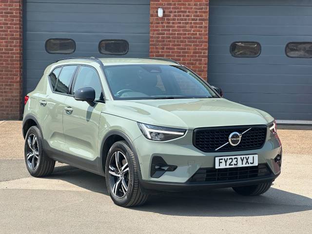 Volvo XC40 2.0 B3 MHEV Plus Dark 5dr DCT Auto Estate Hybrid Green