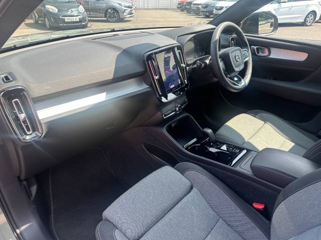 2023 Volvo XC40 2.0 B3 MHEV Plus Dark 5dr DCT Auto