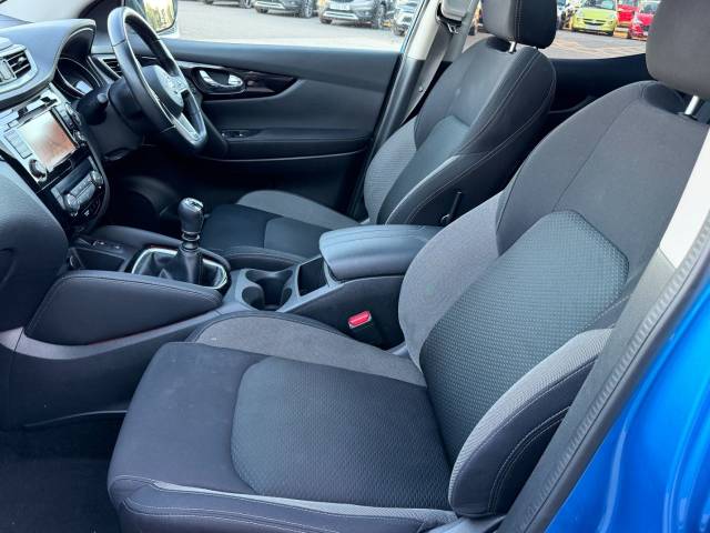 2021 Nissan Qashqai 1.3 DiG-T N-Connecta 5dr [Glass Roof Pack]