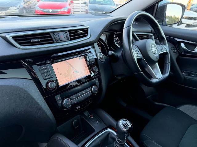 2021 Nissan Qashqai 1.3 DiG-T N-Connecta 5dr [Glass Roof Pack]