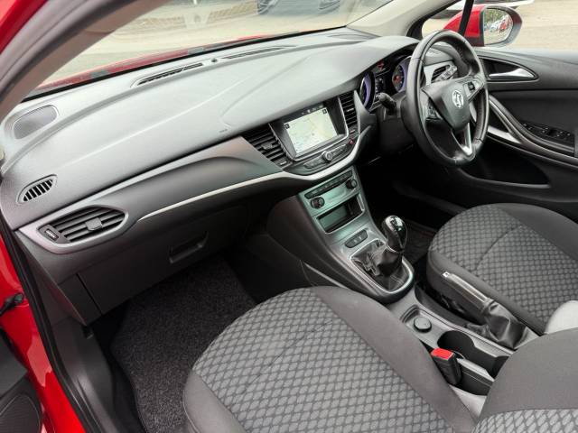 2019 Vauxhall Astra 1.4T 16V 125 Tech Line Nav 5dr