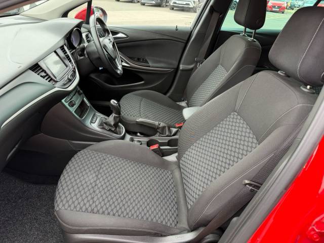 2019 Vauxhall Astra 1.4T 16V 125 Tech Line Nav 5dr