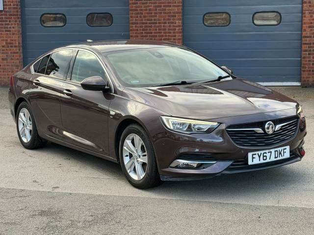 Vauxhall Insignia 2.0 Turbo D SRi Nav 5dr Hatchback Diesel Brown