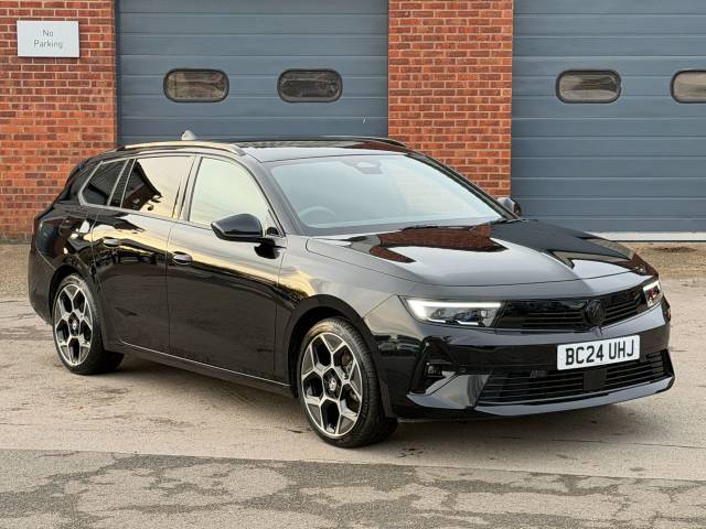 Vauxhall Astra 1.2 Turbo Hybrid 136 Ultimate 5dr MHEV Estate Petrol / Electric Hybrid Black