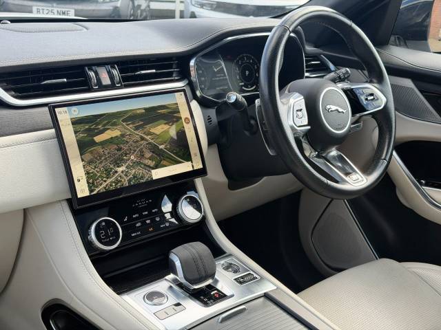 2023 Jaguar F-Pace 2.0 P400e R-Dynamic Black 5dr Auto AWD