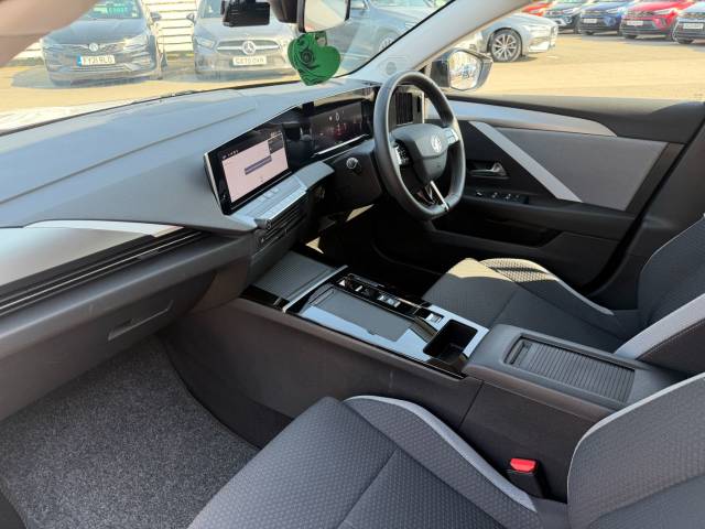 2025 Vauxhall Astra 1.2 Turbo 130 Design 5dr Auto