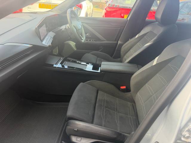 2025 Vauxhall Astra 1.2 Turbo 130 Ultimate 5dr Auto