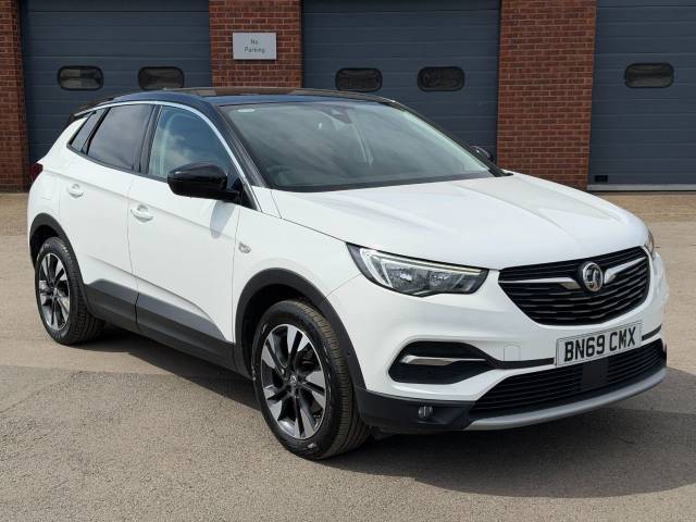 Vauxhall Grandland X 2.0 Turbo D SRi Nav 5dr Auto Hatchback Diesel White