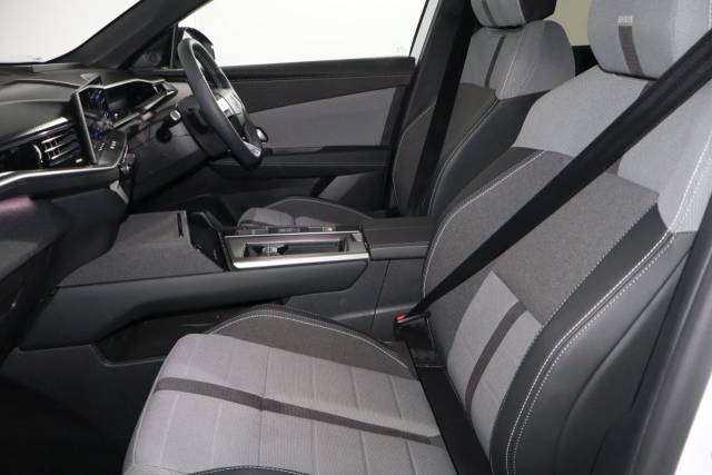2025 Vauxhall Grandland 1.2 Hybrid [136] Ultimate 5dr e-DCT6 [Pan Roof]