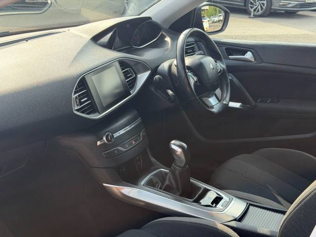 2015 Peugeot 308 1.2 PureTech 110 Active 5dr