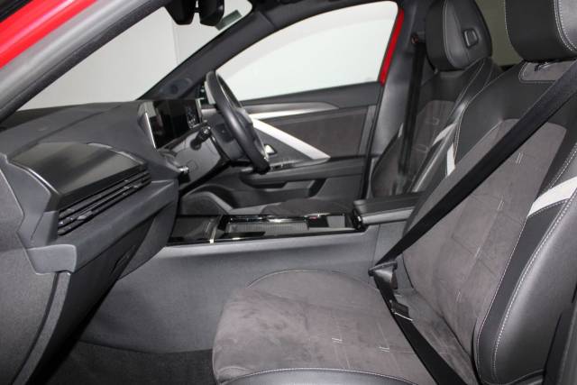 2024 Vauxhall Astra 0.0 115kW Ultimate 54kWh 5dr Auto