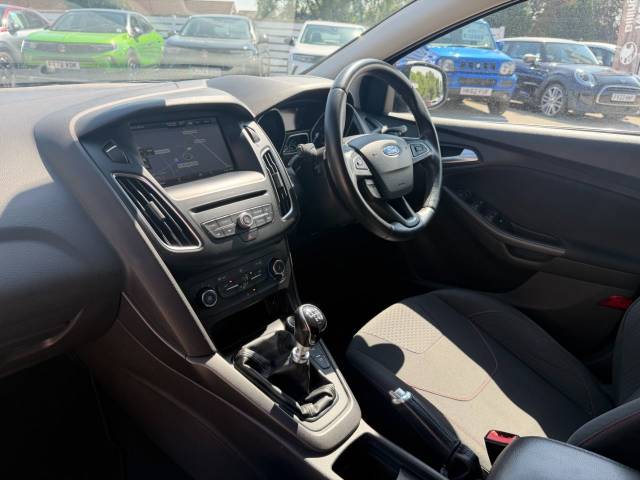 2015 Ford Focus 1.5 TDCi 120 Zetec S 5dr