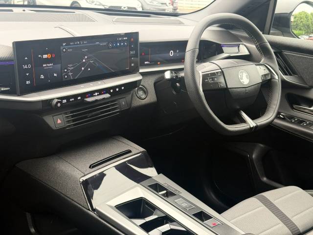 2025 Vauxhall Grandland 1.2 Hybrid [136] Ultimate 5dr e-DCT6 [Pan Roof]