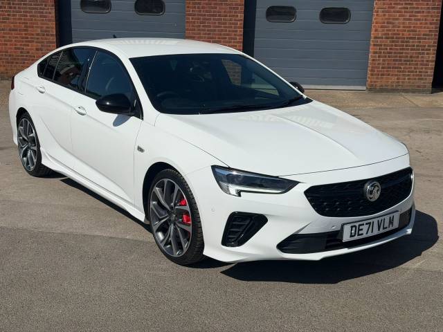 Vauxhall Insignia 2.0 Turbo 230 AWD GSI 5dr Auto Hatchback Petrol White