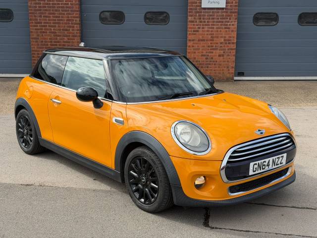 Mini Hatchback 1.5 Cooper 3dr Hatchback Petrol Orange