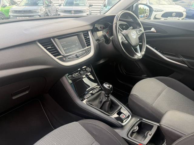 2018 Vauxhall Grandland X 1.2 Turbo SE 5dr