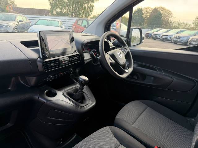 2023 Vauxhall Combo Cargo 2300 1.5 Turbo D 100ps H1 Pro Van