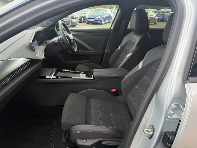 2025 Vauxhall Astra 1.2 Turbo Hybrid 145 Ultimate 5dr e-DCT6