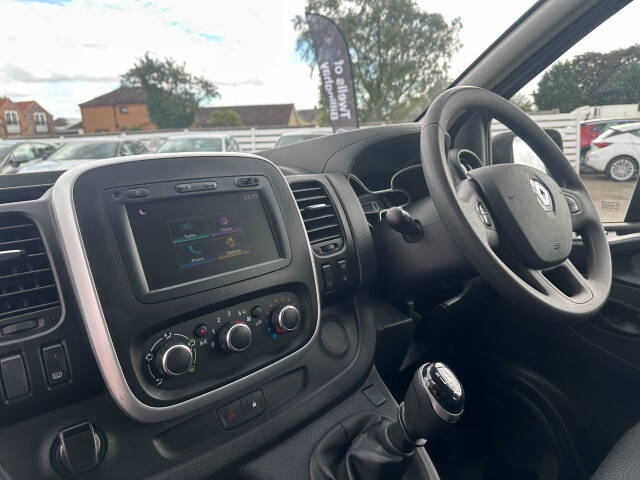2020 Renault Trafic 2.0 SL28 ENERGY dCi 120 Business 9 Seater