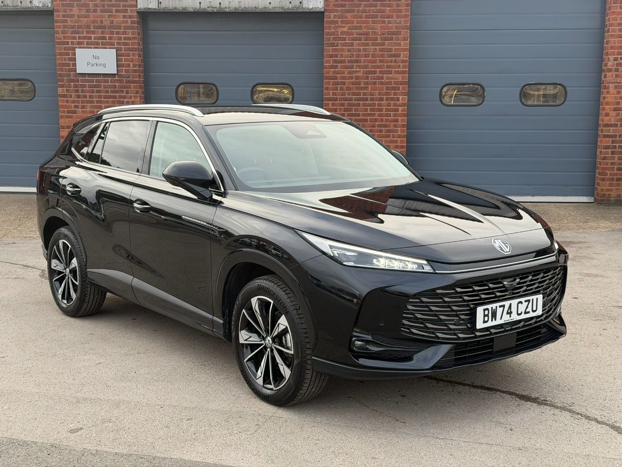 MG HS 2025